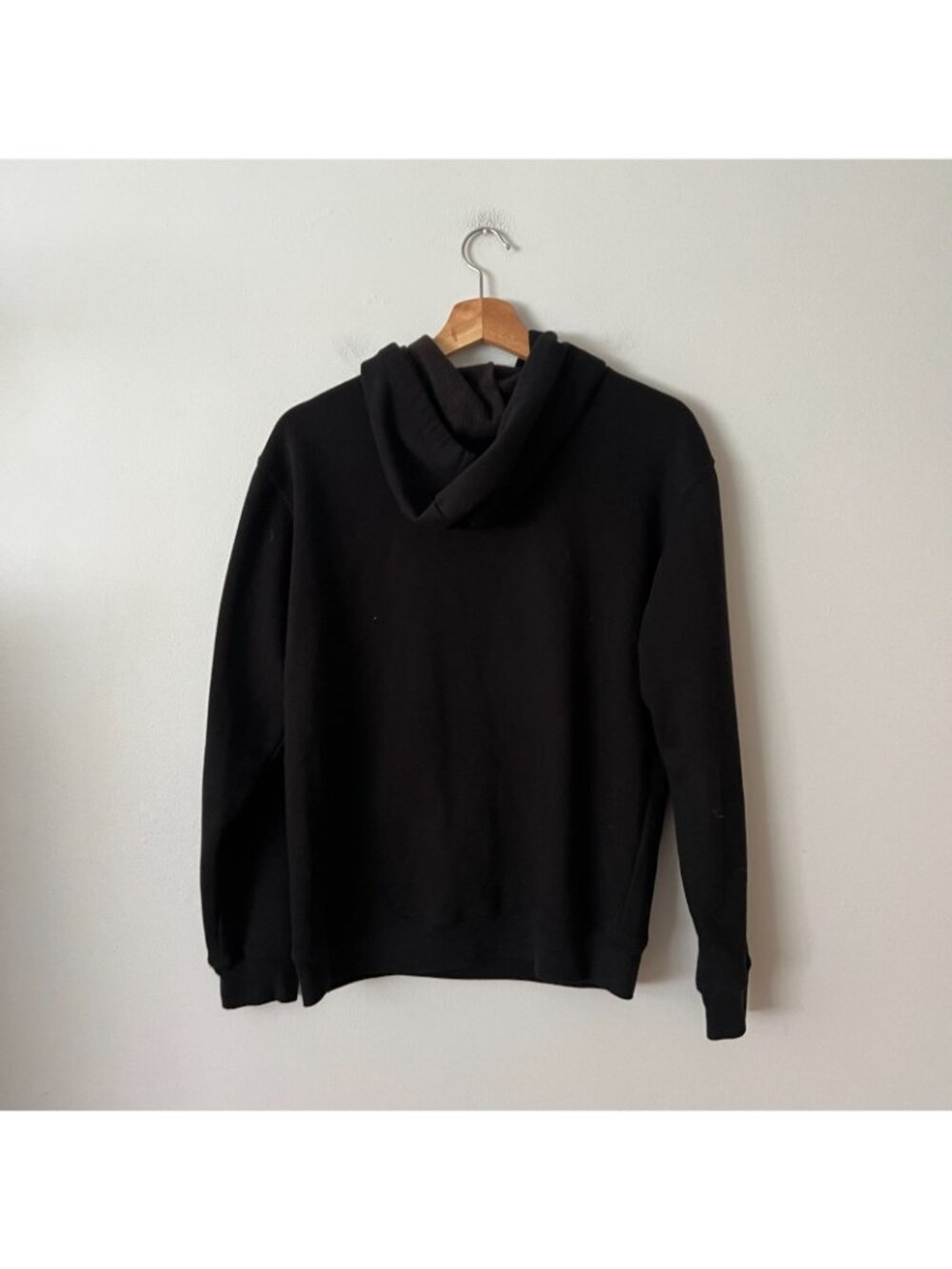 Peanuts Black Embroidered Snoopy Hoodie Sweatshirt Women's Size Small - Picture 6 of 8